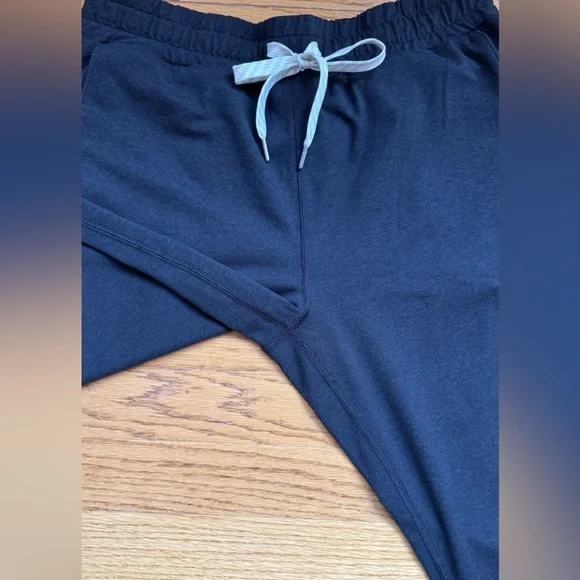 Vuori Performance Jogger XS - Picture 4 of 9